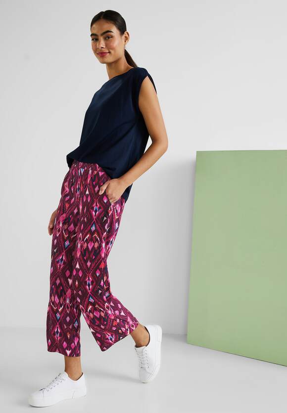 Loose Tamed Emee mit Ikatprint Online-Shop ONE STREET | ONE - STREET Fit Hose - Damen Berry Style