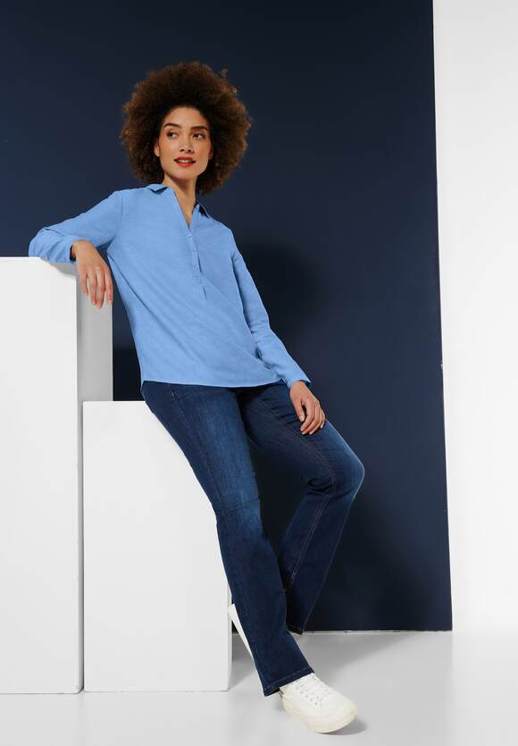Blouse in chambray look