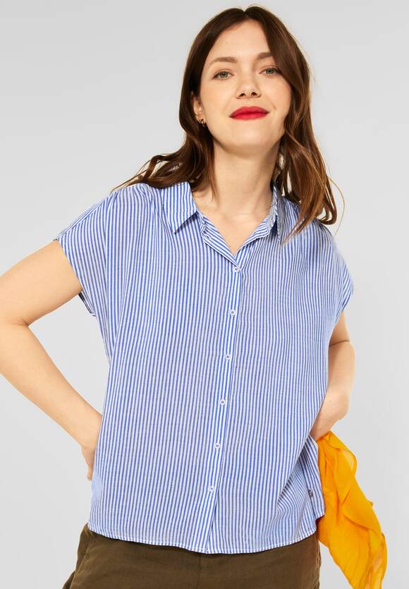 Bershka Cropped shirt blauw-wit gestreept patroon casual uitstraling Mode Shirts Cropped shirts 