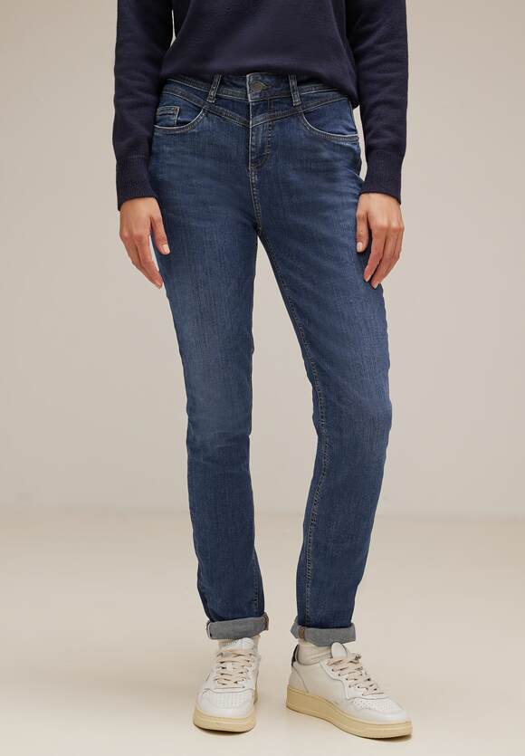 casual fit jeans