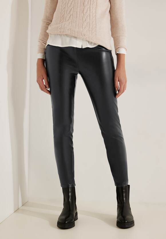 Faux leather trousers with seam detail in dark beige - Brentiny Paris